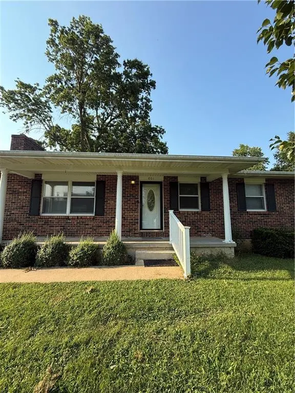 801 Overbrook Drive DR, Macon, MO 63552