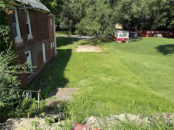 2018 Summit ST, Kansas City, MO 64108