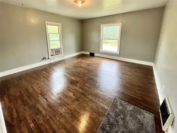 512 E 4th ST, Maryville, MO 64468