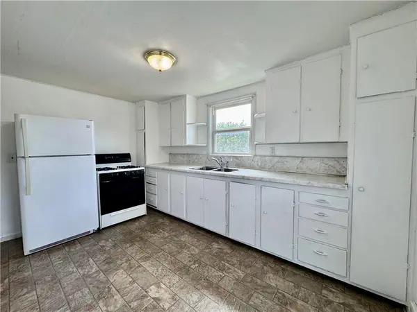 512 E 4th ST, Maryville, MO 64468
