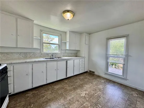512 E 4th ST, Maryville, MO 64468