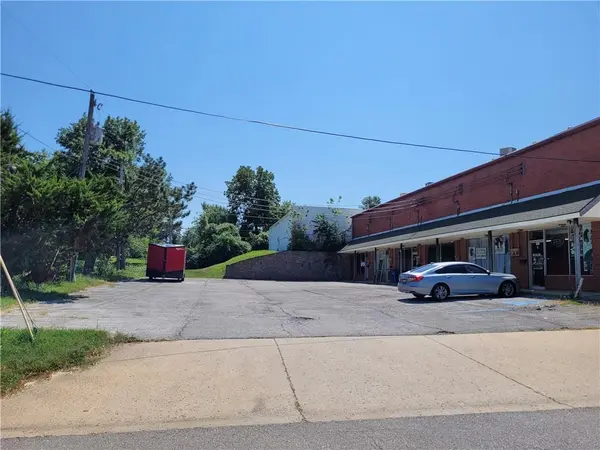 3501 S Sterling AVE, Independence, MO 64052