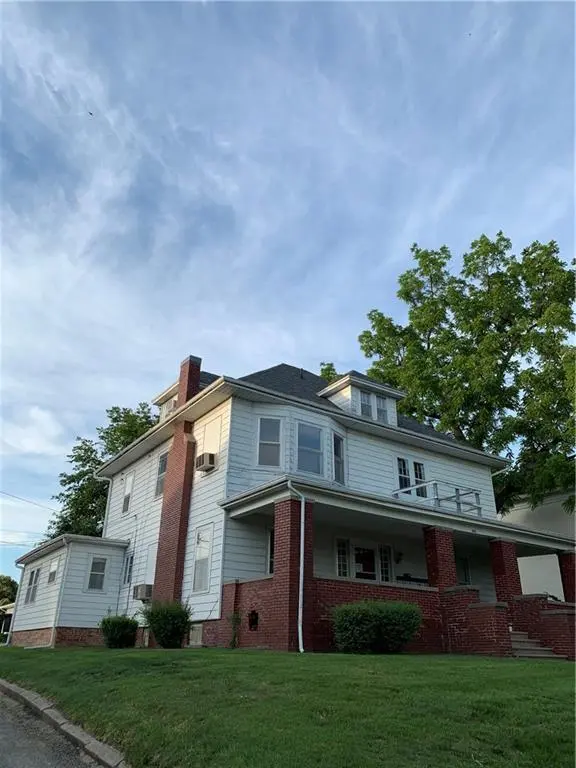 311 W 3rd ST, Maryville, MO 64468