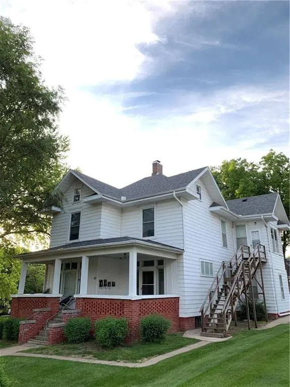 319 W 3rd ST, Maryville, MO 64468