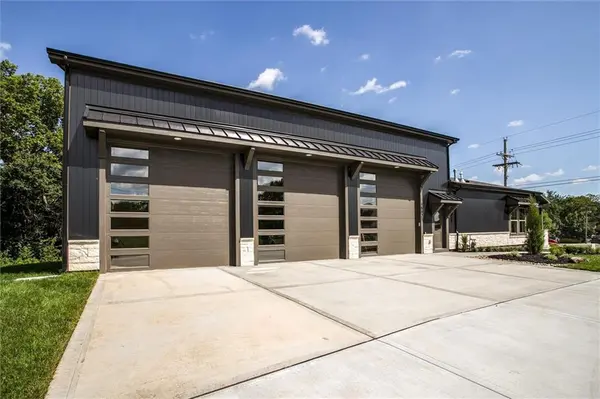 15021 Broadmoor ST, Overland Park, KS 66223