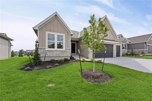 17055 W 168th PL, Olathe, KS 66062