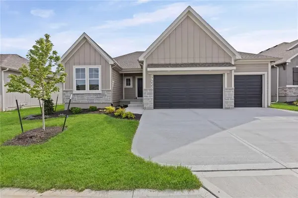 17055 W 168th PL, Olathe, KS 66062
