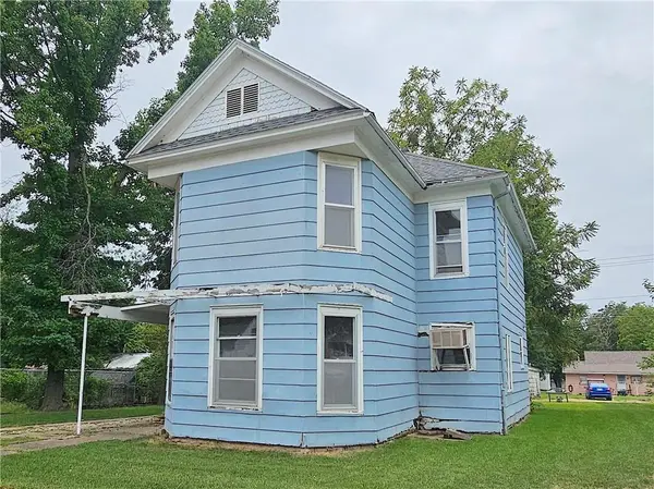 804 N Washington AVE, Iola, KS 66749