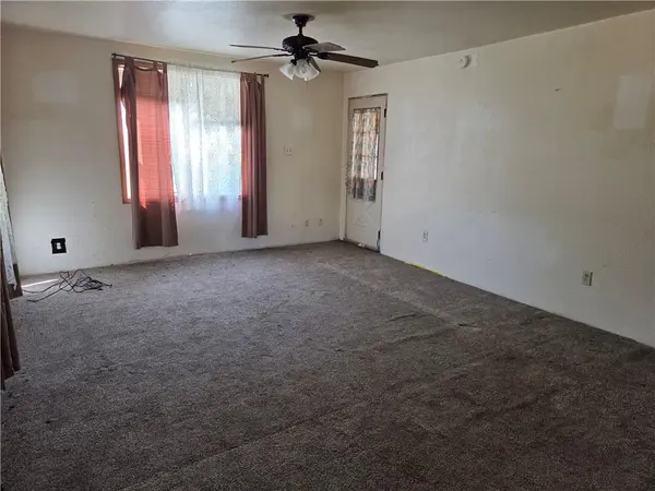 218 E 5th ST, Cherryvale, KS 67335