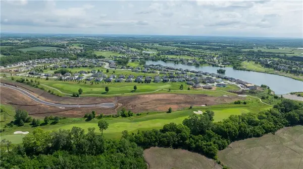 4418 Tee Box DR, Basehor, KS 66007