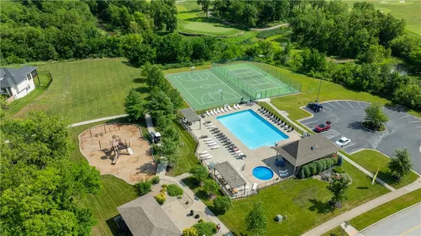 4418 Tee Box DR, Basehor, KS 66007