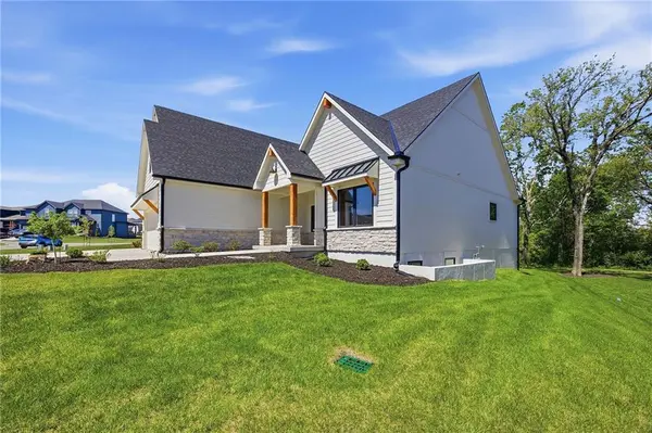 15486 W 172ND CT, Olathe, KS 66062