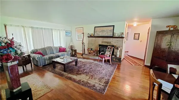 805 Walnut ST, Chetopa, KS 67336