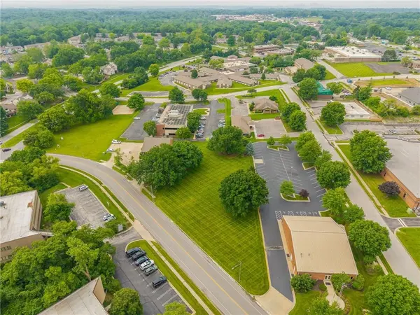 Lot 2, Track 10 N Brooktree LN, Gladstone, MO 64119