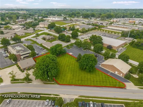 Lot 2, Track 10 N Brooktree LN, Gladstone, MO 64119