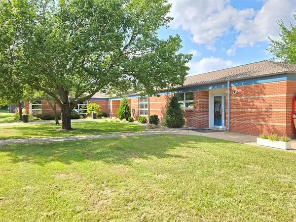 401 N East ST, Paola, KS 66071