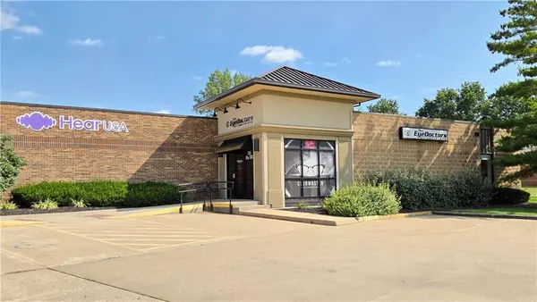 705 Baptiste DR, Paola, KS 66071