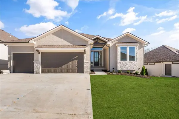 1600 NE Park Springs TER, Lee's Summit, MO 64064