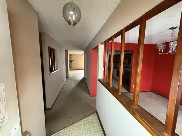 1305 E 123RD TER #B, Olathe, KS 66061