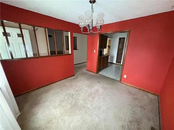 1305 E 123RD TER #B, Olathe, KS 66061