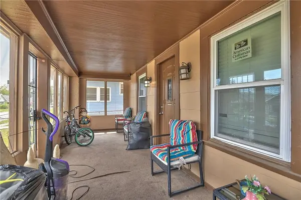 4216 college AVE, Kansas City, MO 64130