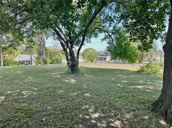 2205 Chicago ST, Trenton, MO 64683