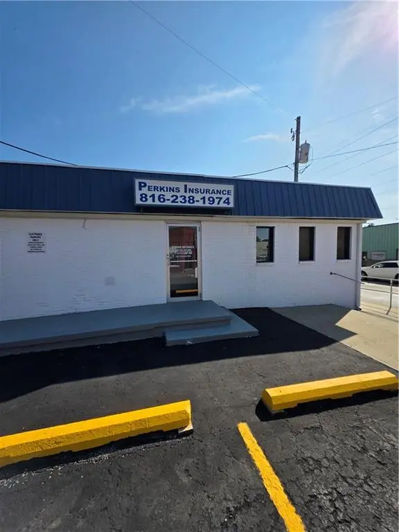 6303 King Hill AVE, St Joseph, MO 64504