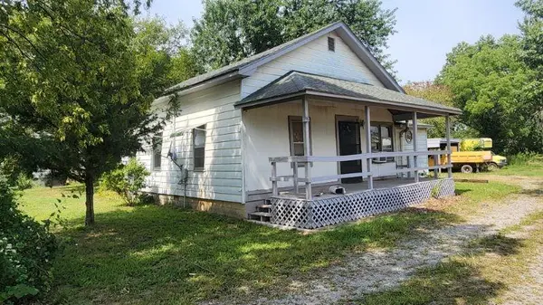 803 W Country RD, Columbus, KS 66725