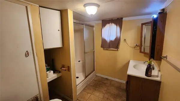 803 W Country RD, Columbus, KS 66725