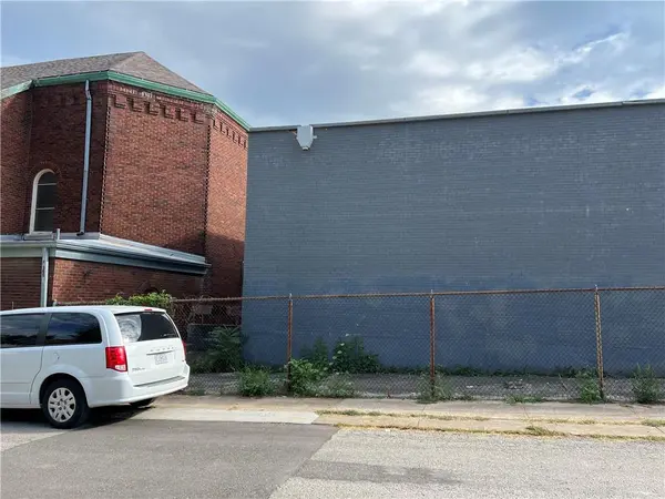 4012 E 10th ST, Kansas City, MO 64127