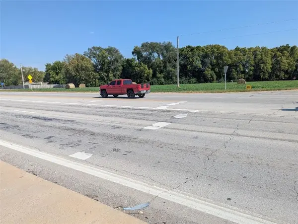 24 Hwy & Davis RD, Independence, MO 64057
