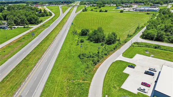 Main ST, Peculiar, MO 64078