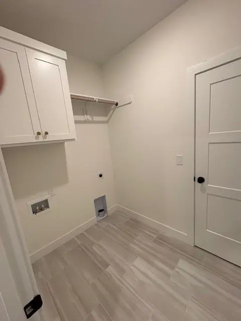 4733 NW Sienna RDG, Riverside, MO 64150