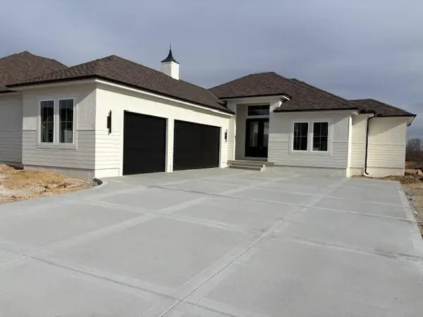 4733 NW Sienna RDG, Riverside, MO 64150