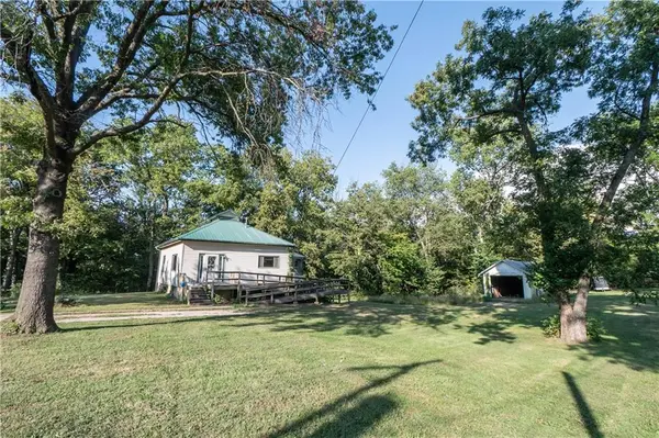 224 N 3rd ST, Neodesha, KS 66757