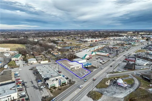 2327 N Belt HWY, St Joseph, MO 64506