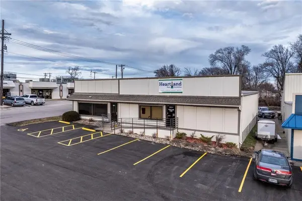 2327 N Belt HWY, St Joseph, MO 64506