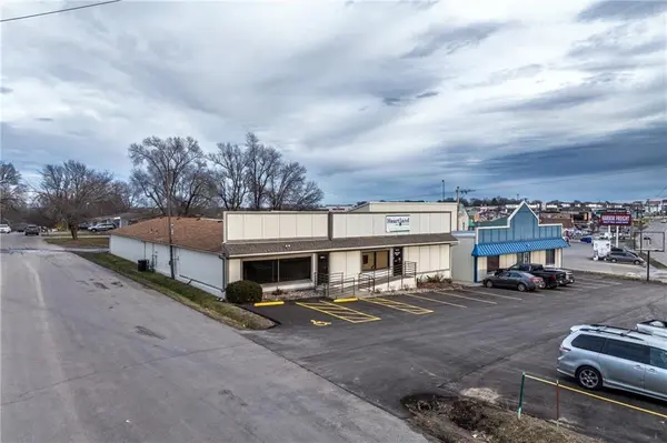 2327 N Belt HWY, St Joseph, MO 64506