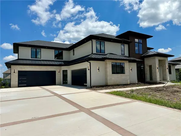 17325 Larsen ST #W, Overland Park, KS 66221