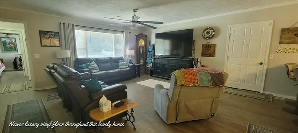 34477 Resevoir Ridge RD, Warsaw, MO 65355