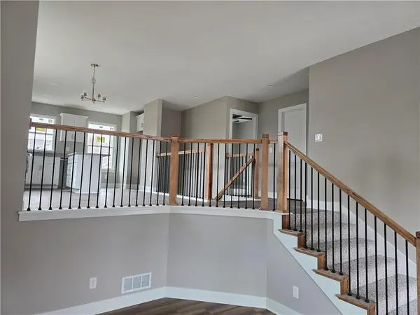 513 W Smith ST, Spring Hill, KS 66083
