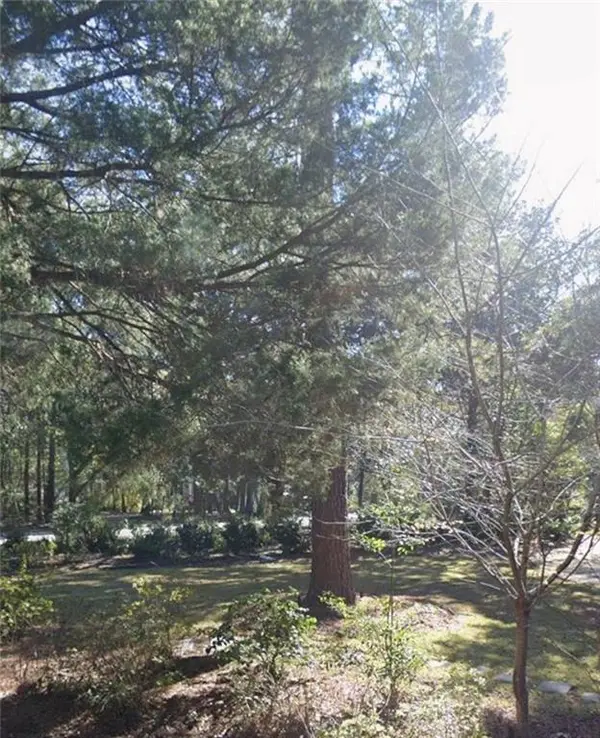 100 W Walker DR, Harrisonville, MO 64701