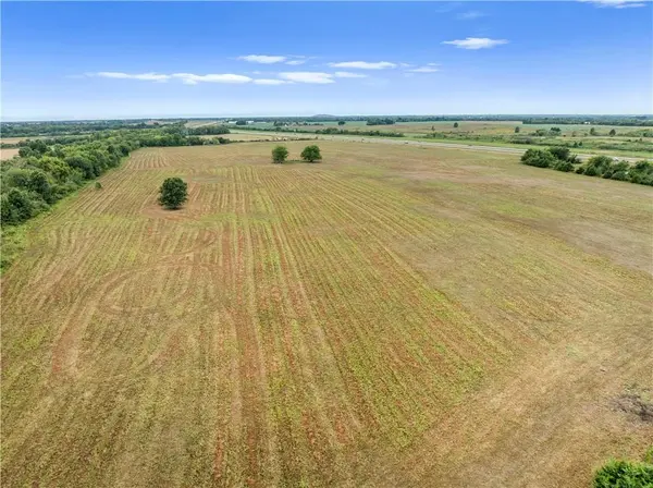 Nw 90th RD, Sheldon, MO 64784