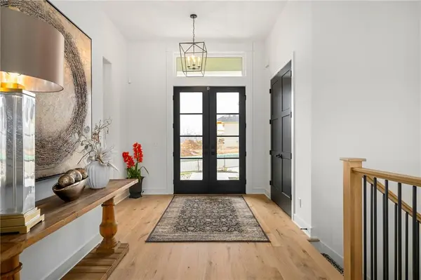 11233 S Sunray DR, Olathe, KS 66061