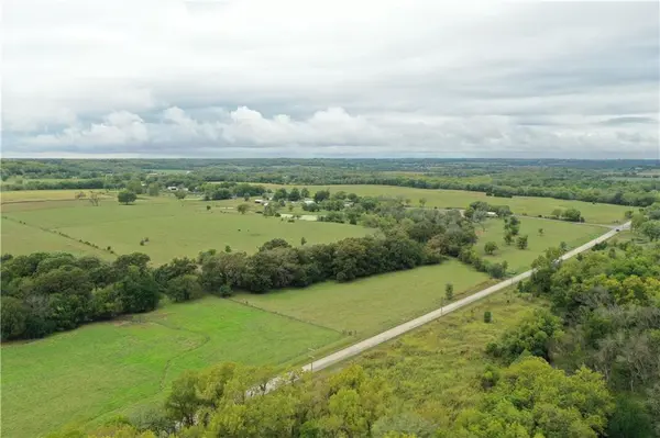 32035 W 327 ST, Paola, KS 66071