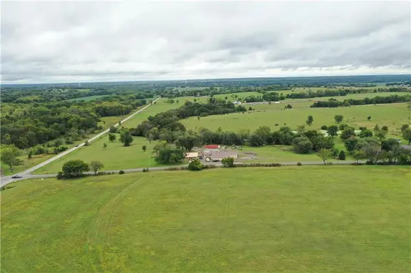 32035 W 327 ST, Paola, KS 66071