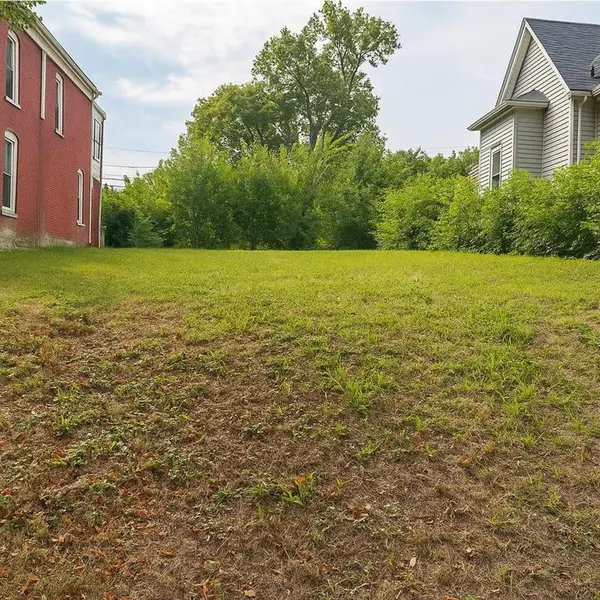 812 Elmwood AVE, Kansas City, MO 64124