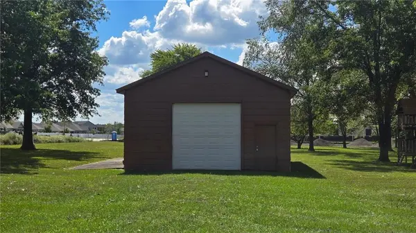 32902 Duncan RD, Grain Valley, MO 64029