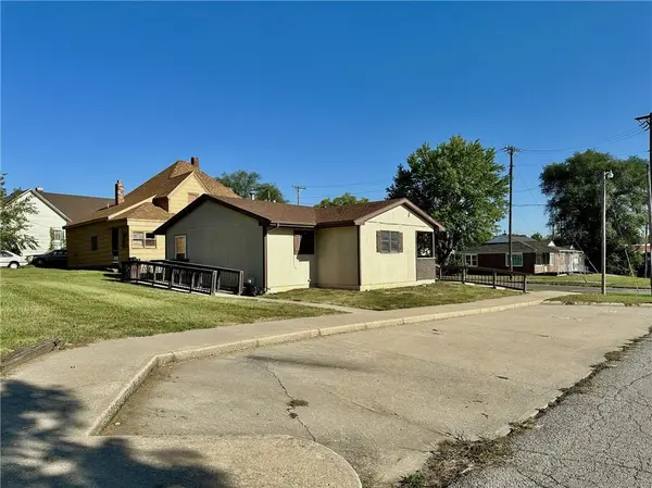 152 E 8th ST, Trenton, MO 64683