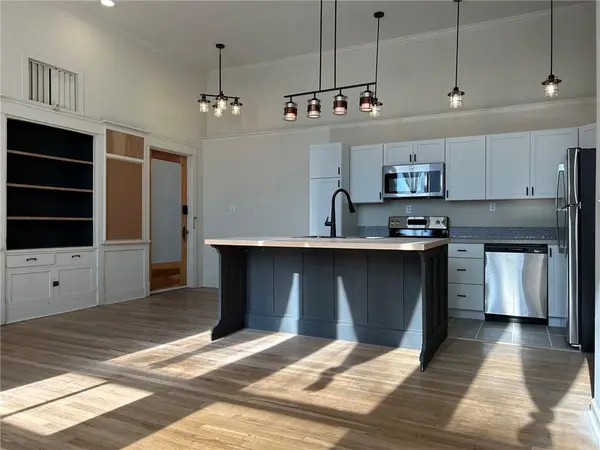 1201 Main ST, Parkville, MO 64152
